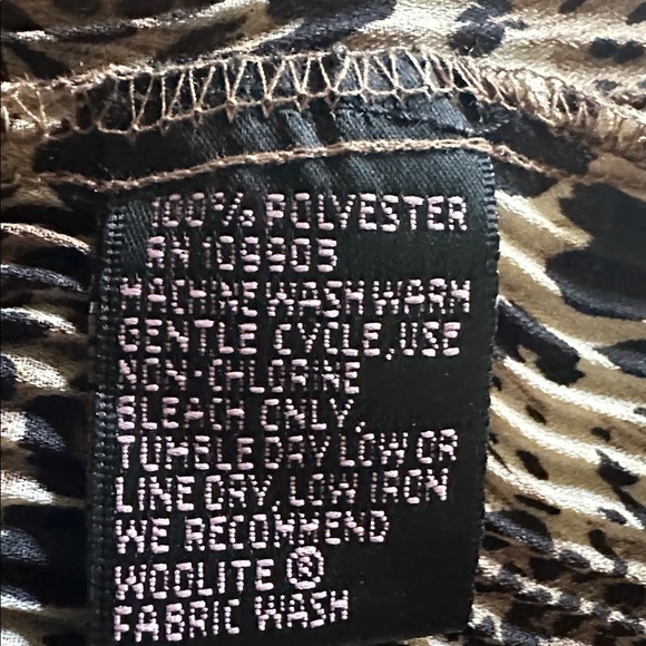 Milano Woman long Sleeve Button Front Crinkle Animal Print Blouse,size 2X NWT - Picture 5 of 5